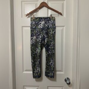 Lululemon wunder under crop II size 4 euc
